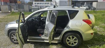 Toyota RAV4 III r.v. 2008 2.2 4-4D 4WD 4x4 - 3