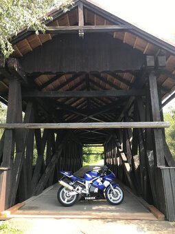 Yamaha R6 - 3