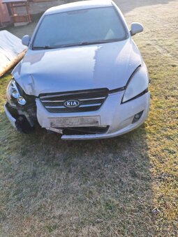 Kia Ceed 1,6 CRDI po nehode - 3