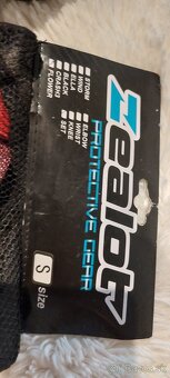 Detska prilba + chranice/S/a panska prilba M/L /58-61/ - 3