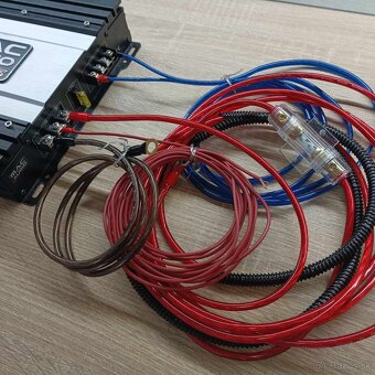 zosilovač mac audio s kabelážou - 3