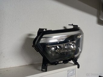 ĽAVÉ PREDNÉ SVETLO RENAULT MASTER IV 4 260607867R FV - 3