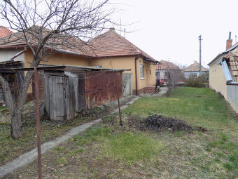 Na predaj 3– izbový rodinný dom v obci Strekov pri Štúrove. - 3