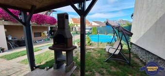 PREDAJ: Rodinný dom + 2x garáž, s pozemkom 591 m2 - Komárno - 3