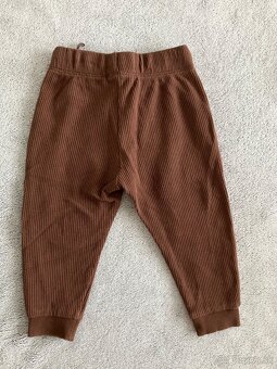 Tepláky s aplikáciou a legíny - 3