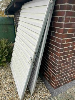 dvojkrídlová garážová brána - 3