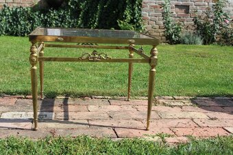 Mosadzný konferenčný stolík - 3