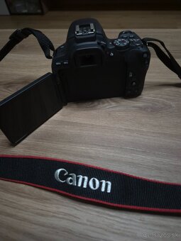 Canon 200D - 3