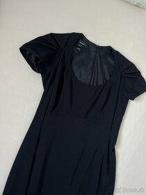 Čierne šaty s okrúhlym výstrihom - 3