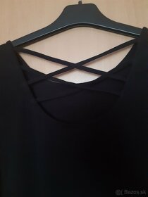 Čierne obtiahnuté šaty - zn. SINSAY - 3