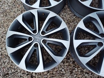 hlinikové disky-orig-Nissan Qashqai-61/2Jx18-ET-40--5x114,3 - 3