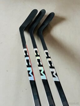 Predám hokejky CCM Jetspeed FT6 PRO SR nové - 3