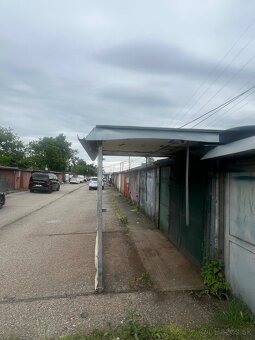 Na predaj garáž s elektrikou, svetlom a výsuvnou strechou - 3
