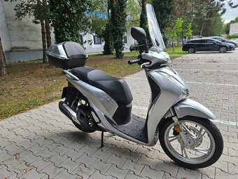 Honda SH125i ABS, 3300km, keyless, LED svetlá, plexi, kufor - 3