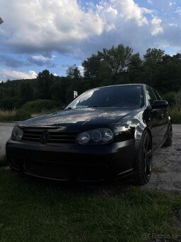 VW Golf 4 2.3 V5 - 3