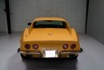 Chevrolet Corvette LT1 T-Top z roku 1971 - 3
