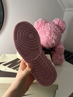 Travis Scott Air Jordan 1 Low Shy Pink,, - 3
