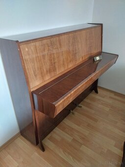 Predám klavír PETROF - 3