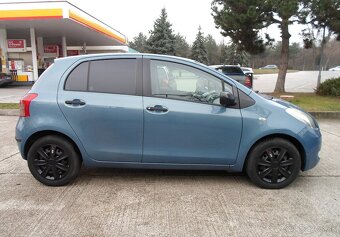 Toyota Yaris 1.3 VVT-I Terra 64kW klima - 3