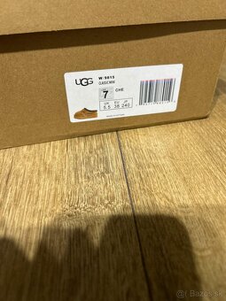 UGG - 3