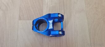 Predstavec krátky - 3