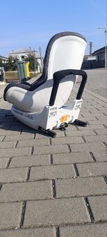 Autosedačka Petite&Mars Reversal II Isofix - 3