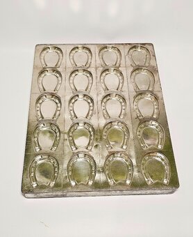 Kovová forma na čokoládové podkovy - 3