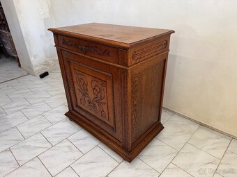 Starožitná rustikální skříň - 3