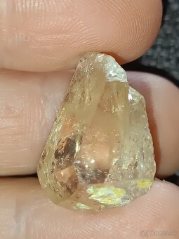 Drahokam surový topaz - 3