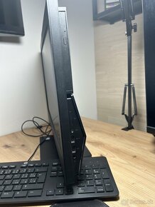 HP ProOne 400 G5 20” All-in-One Monitor + Počítač - 3