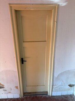 Staré dvere z masívneho dreva - 3