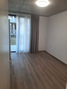 Ponúkame na prenájom luxusný, priestranný, 2 izbový byt s k - 3
