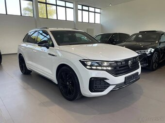 Volkswagen Touareg 3.0 V6 TDI R-LINE BLACK STYLE - 3