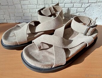 Pull & Bear sandále v.40 - 3