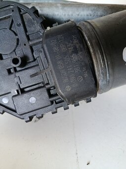 motorcek stieracov predny passat 0390241505 50€ - 3