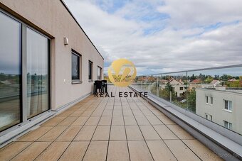 Prenájom – priestranný 3 izbový byt s terasou a 2 parkovacím - 3