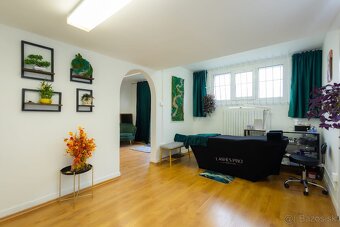 Prenajmem miestnosť v útulnom salóne na začiatku Bratislavy - 3