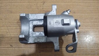 Zadný brzdový strmeň Octavia Mk1 - 3