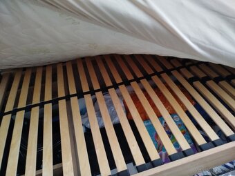 Posteľ s úložným u prostormi - 3