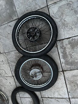 Kolesa - Jawa Čz - 3
