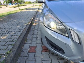 Predám Volvo s60 309000km nova sada zimnych pneu - 3