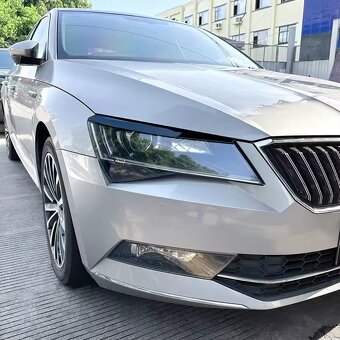 MRAČÍTKA PŘEDNÍCH SVĚTEL Škoda Superb III - 3