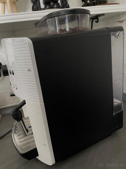 Automatický kávovar Krups Essential EA810570 - 3