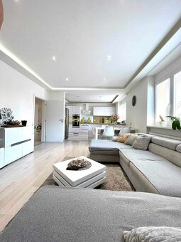 TOP - ZNÍŽENÁ CENA – Veľký 5 izbový rodinný dom po kompletne - 3