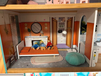 Drevený domček s vybavením - 3