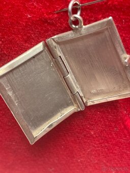 starozitny strieborný medailon - 3