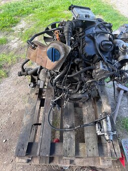 Motor 1.9tdi 96 kw awx - 3