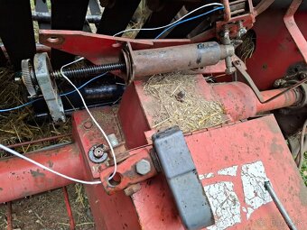 Hesston 5700 viazač. - 3