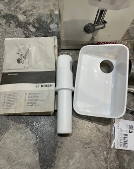 Mlynček Bosch mum 2-4 na kuchynský robot - 3