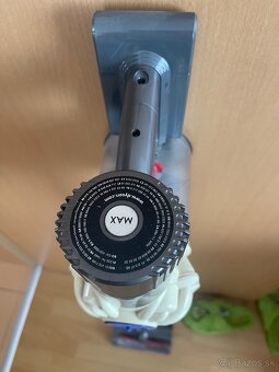 Dyson v6 - 3